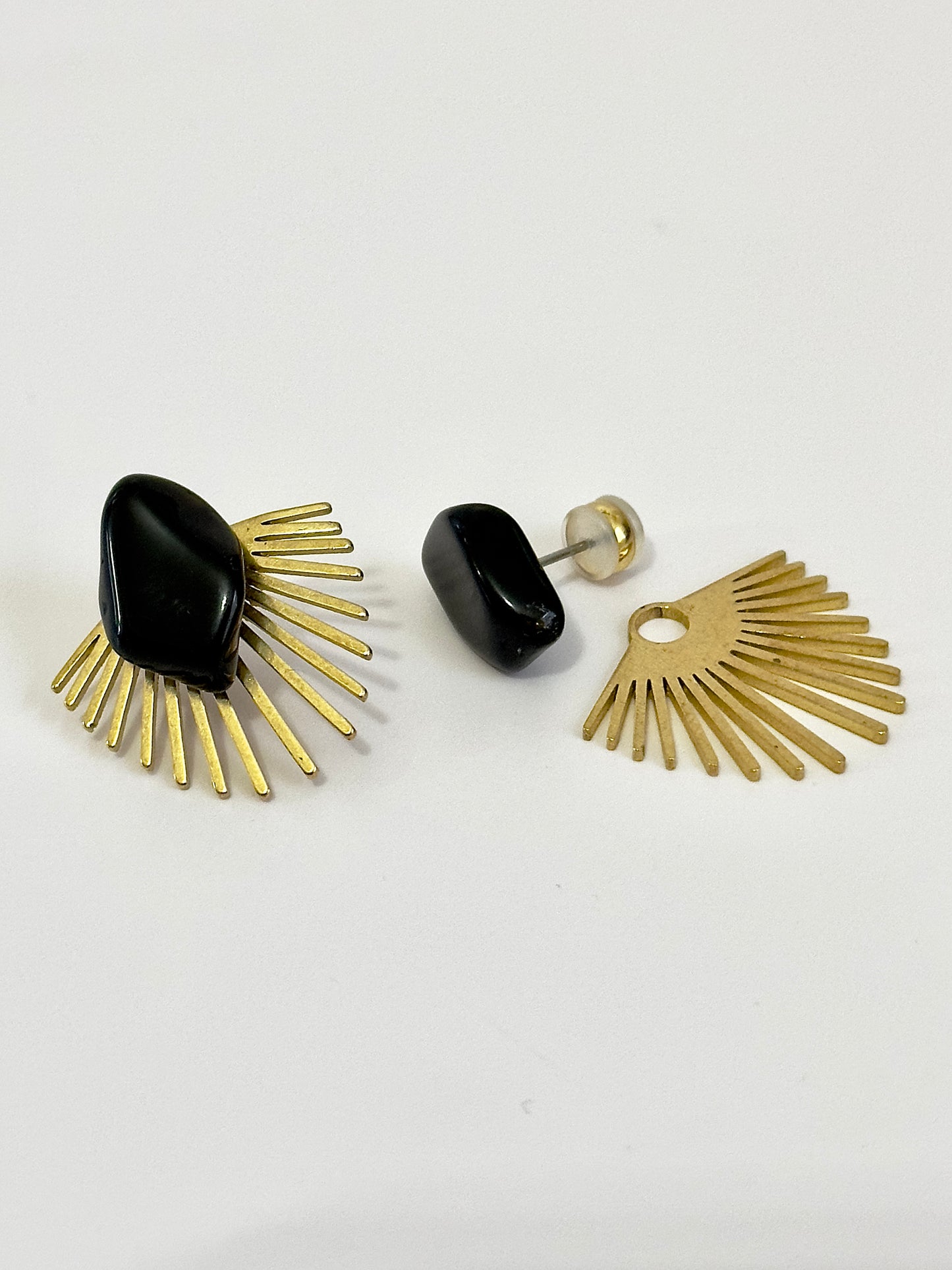 Layer Rock Ray Studs