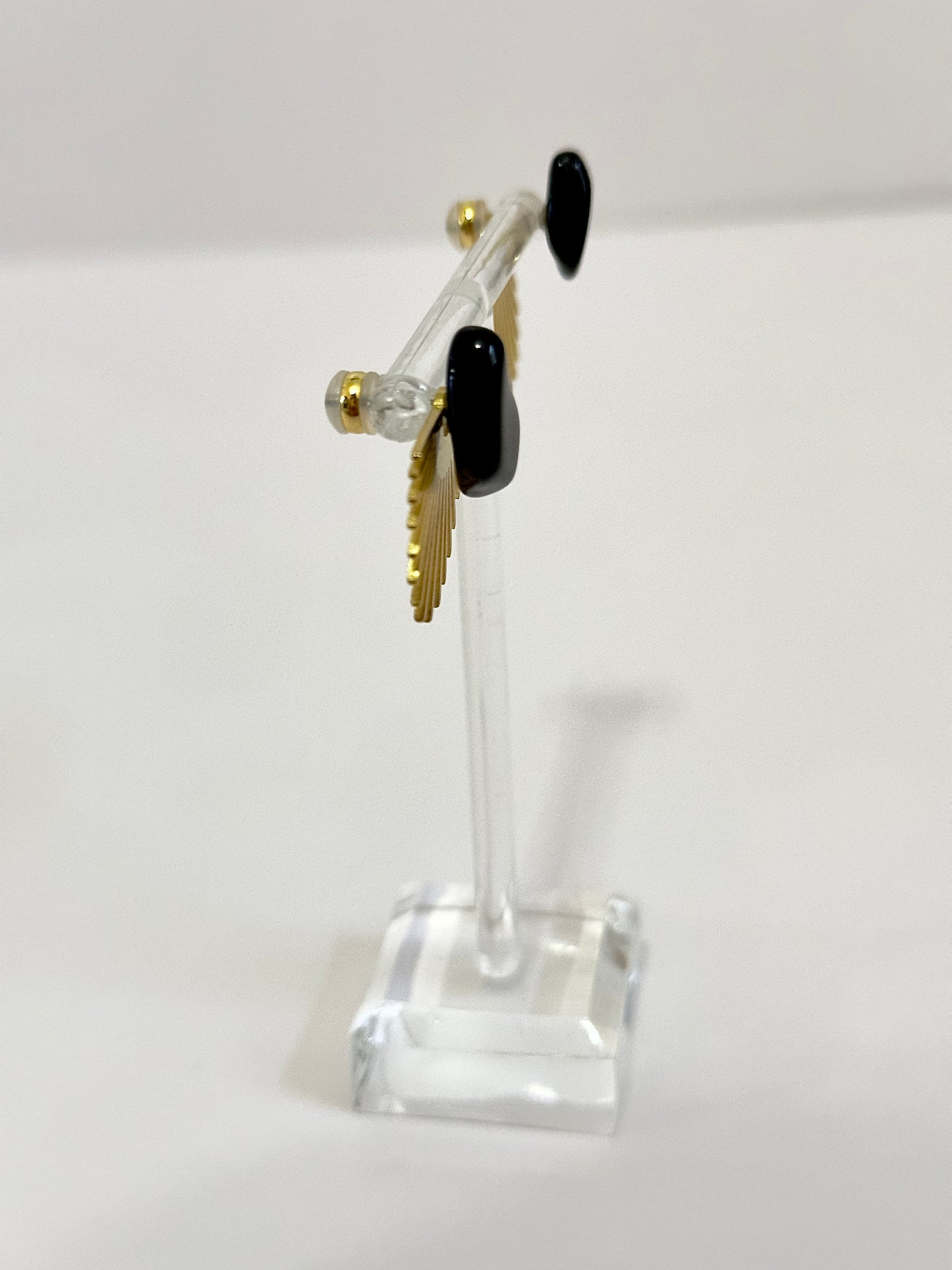 Layer Rock Ray Studs