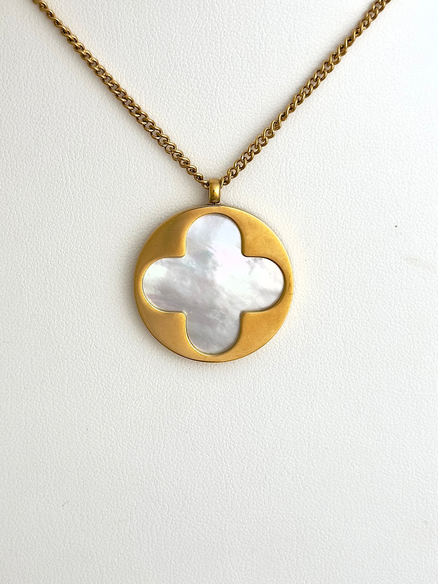 Mother Pearl Pendant Necklace