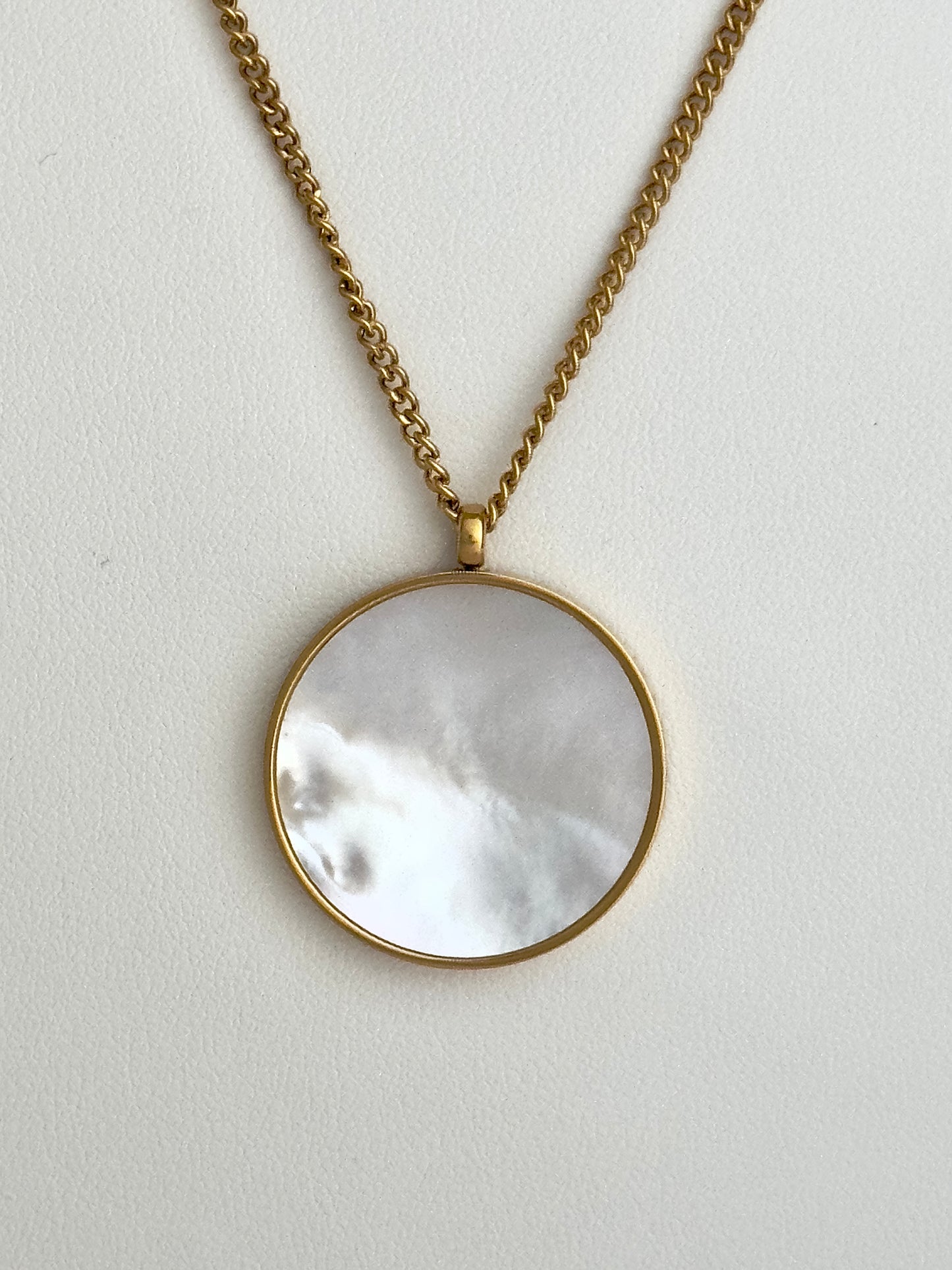Mother Pearl Pendant Necklace
