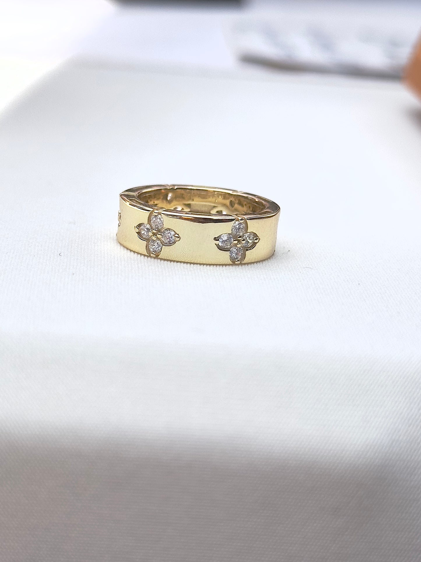 Clover Gold Band