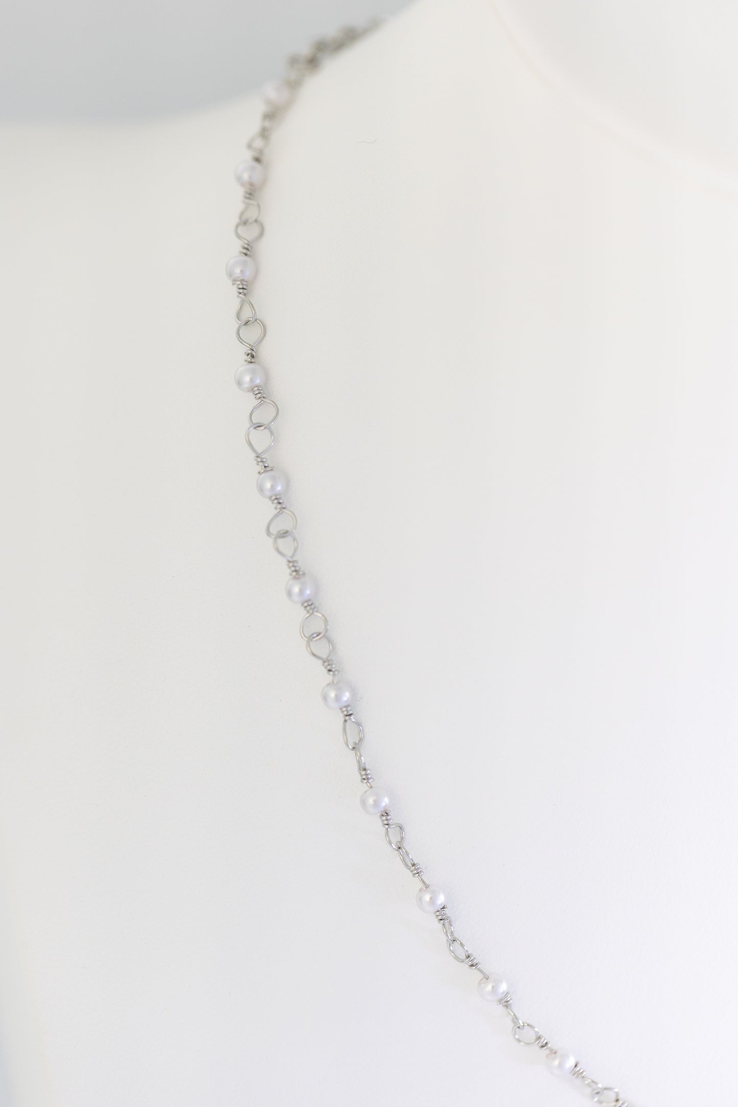 Mini Silver Pearl Choker