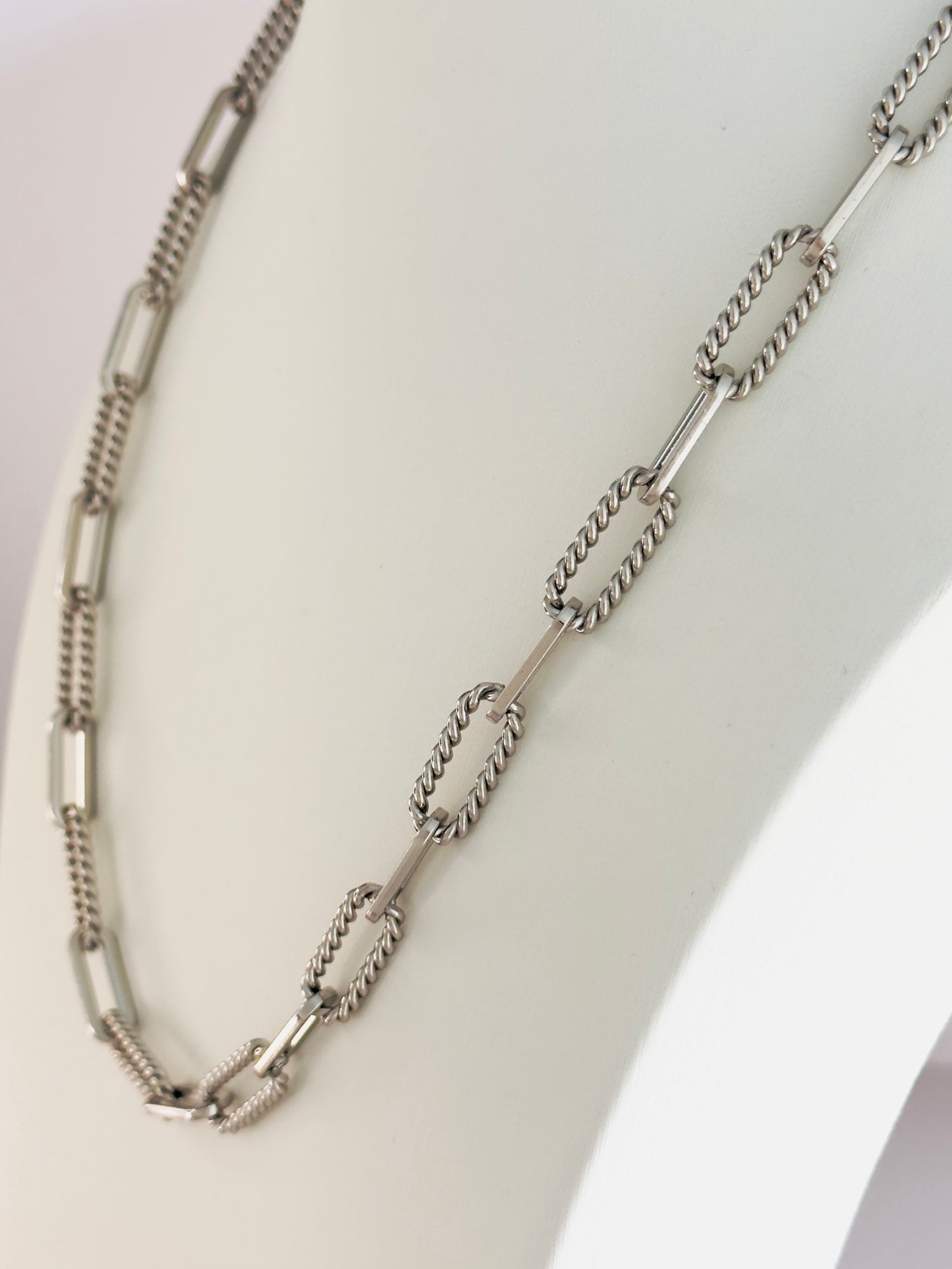 Silver Twisted Links Necklace