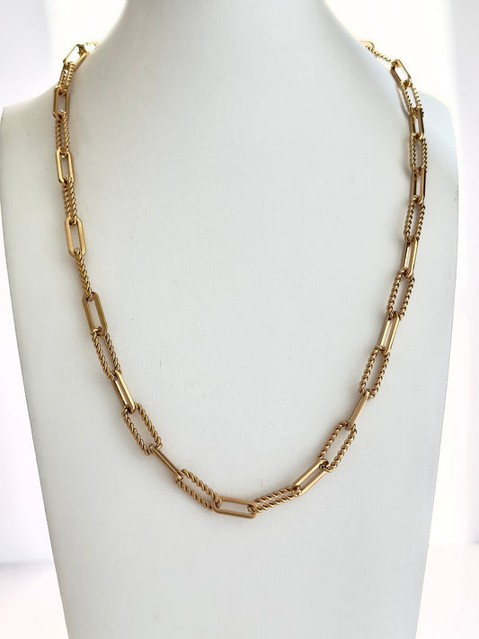 Gold Twisted Links Necklace